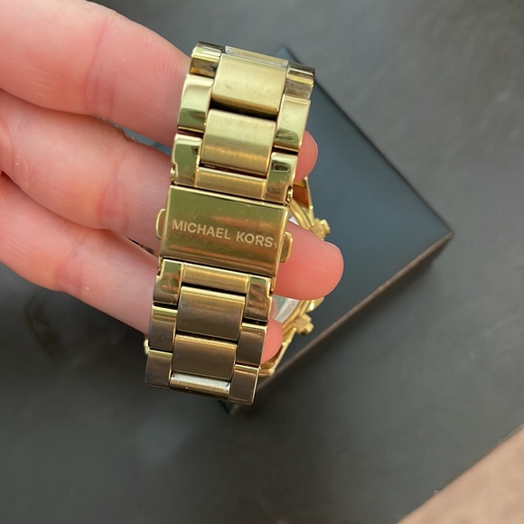 Michael kors gold watch - Picture 4 of 4